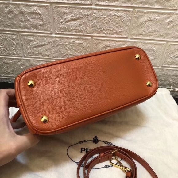 Sold-Prada Small Galleria Saffiano leather bag - Picture 5 of 8